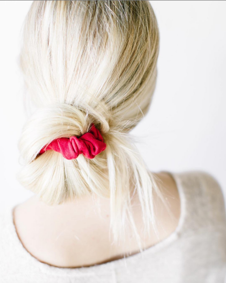 Two Minute Tuesday: Scrunchie Bun