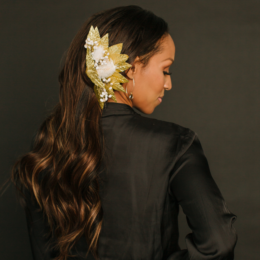 Two Minute Tuesday: Side Swept #LacedHair With Holiday Accessory