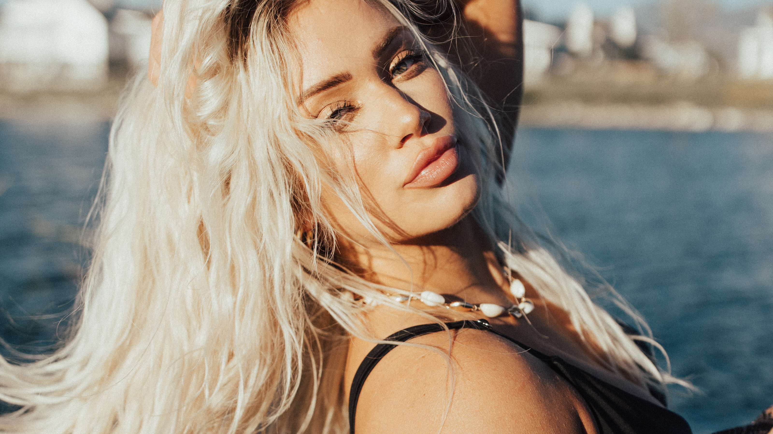 Surfer Blonde